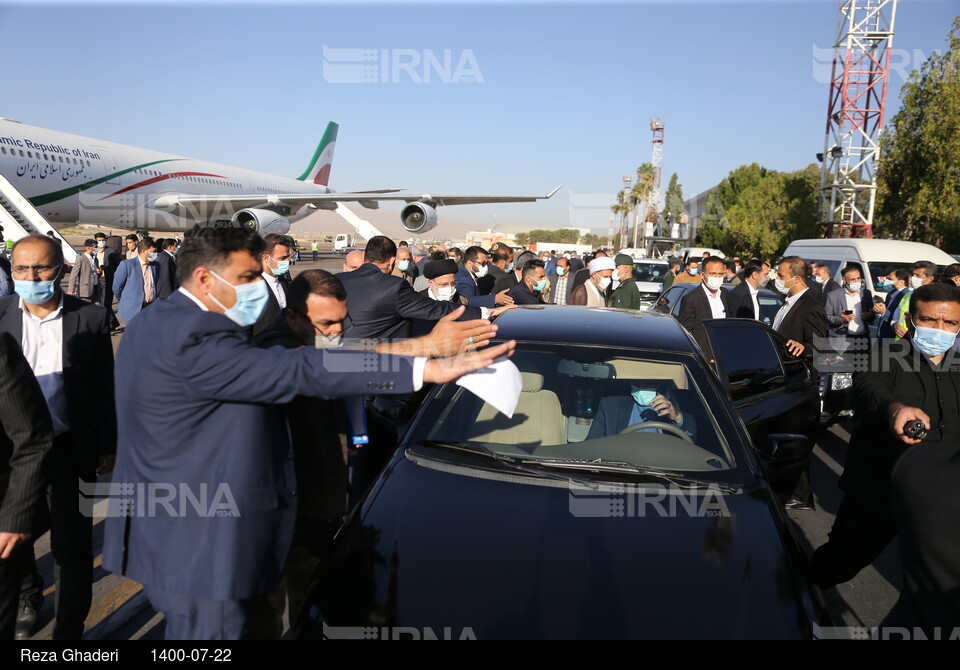 سفر رئیس جمهوری به استان فارس - شیراز - مراسم استقبال از رئیس جمهوری در  فرودگاه بین‌ المللی شهید دستغیب شیراز