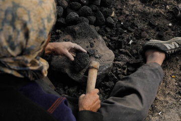 تولید سنگ پا در روستای «قزلجه‌کند»