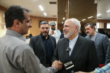 Visite de Mohammad Javad Zarif à l'IRNA