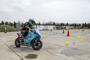 Course moto mini GP à Téhéran 