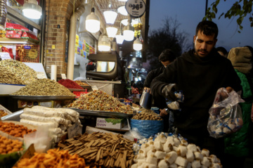 Compras para la noche de Yalda en Teherán