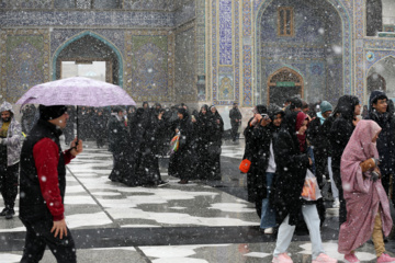 Chute de neiges à Mashhad dans le nord-est iranien 