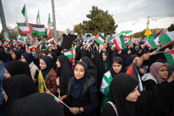 Las marchas del 13 de Aban en todo Irán