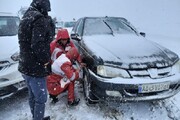 امدادگران هلال احمر میاندوآب ۱۲۶ خودرو گرفتار در برف و کولاک را رهاسازی کردند