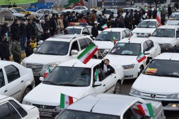 راهپیمایی خودرویی ۲۲ بهمن در میاندوآب