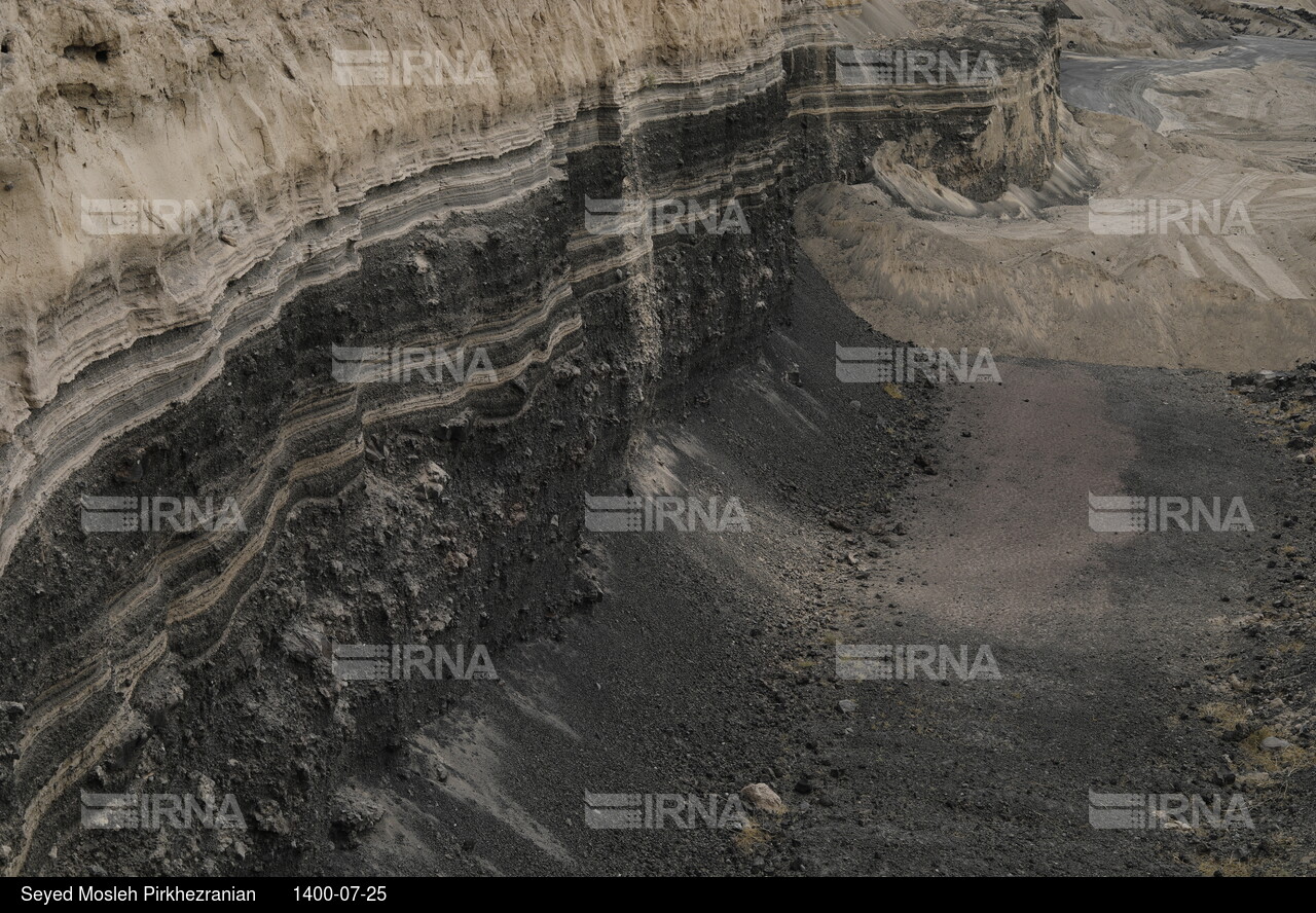 تولید سنگ پا در روستای قزلجه‌کند قروه