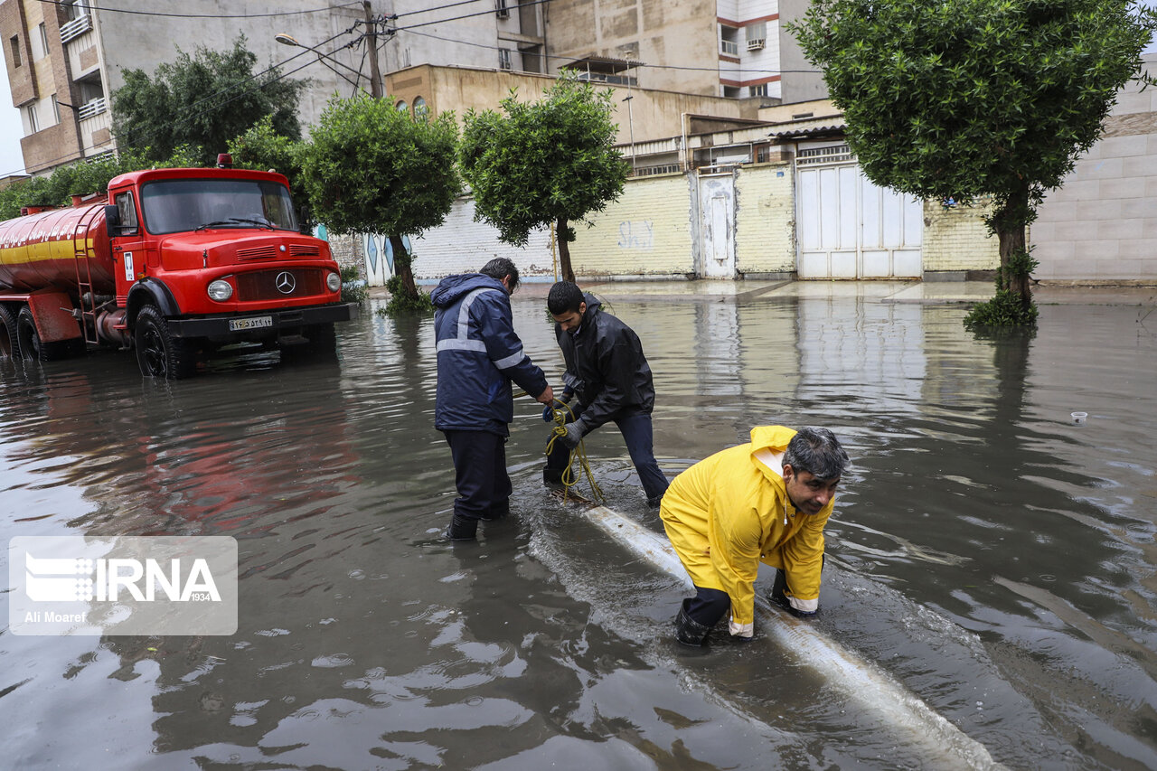 فرماندار: ادارات و بانک‌ها در هندیجان تعطیل شدند