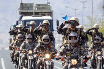 Le défilé des forces armées iraniennes à l’occasion de la Semaine sacrée de la défense