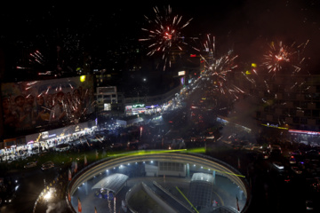 Téhéran-Rue Valiasr: feu d’artifice pour la Mi-Sha'ban