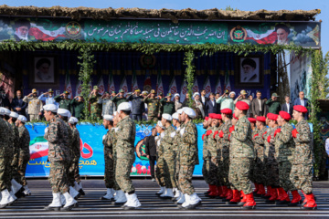 Le défilé des forces armées iraniennes à l’occasion de la Semaine sacrée de la défense