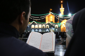 L'ambiance du sanctuaire de l'Imam Reza (P) à la veille de l’anniversaire de la bienheureuse naissance du très vénéré Imam Ali (P)