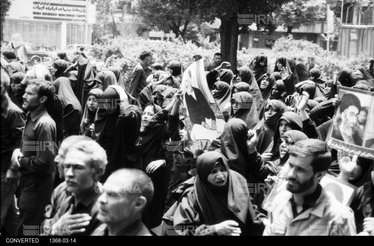 مراسم عزاداری مردم در سطح شهر تهران به مناسبت رحلت امام خمینی