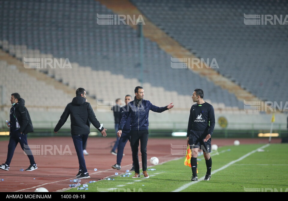 دیدار تیم‌های فوتبال پرسپولیس و هوادار