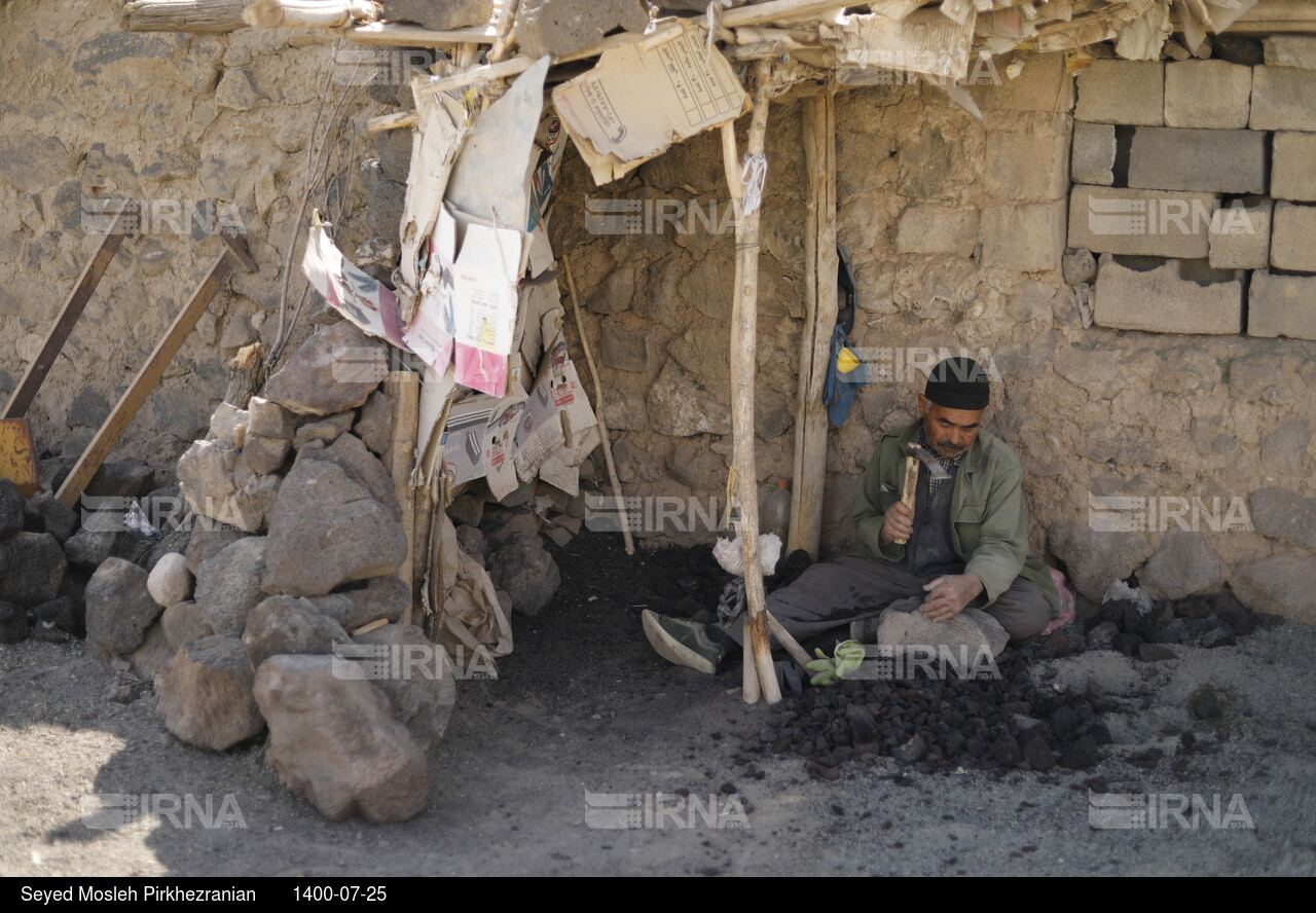 تولید سنگ پا در روستای قزلجه‌کند قروه