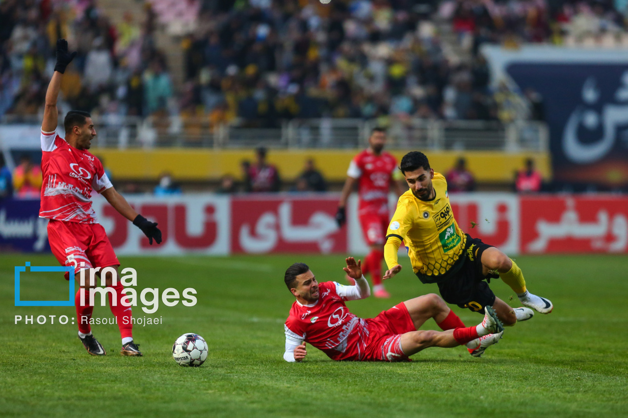 لیگ برتر فوتبال - سپاهان و پرسپولیس