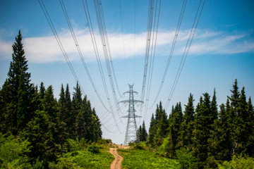 Inauguration d'un projet de ligne de transport d'électricité dans le nord de l'Iran