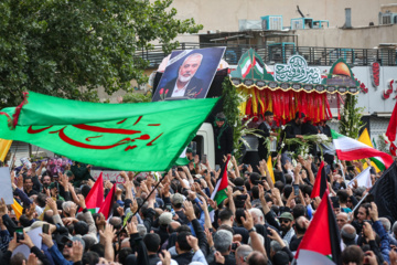 Multitudinario funeral del mártir Haniya en Teherán