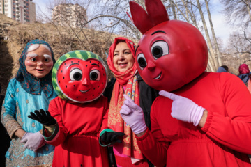 Iran : Festival de Yalda à Farahzad de Téhéran