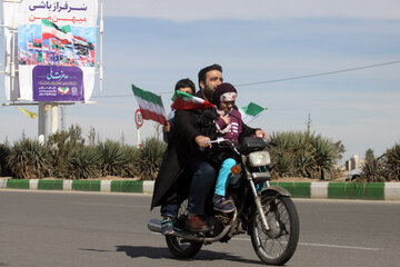 راهپیمایی خودرویی 22 بهمن در قم