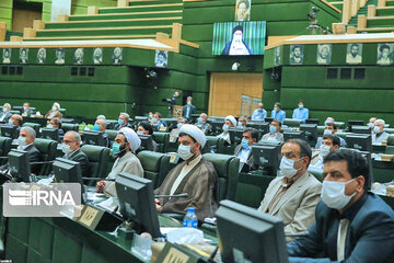 نمایندگان مجلس از رهبر انقلاب قدردانی کردند