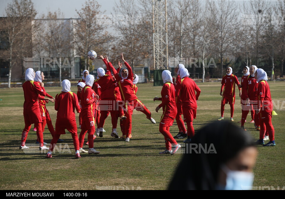 اردوی تیم ملی فوتبال زنان