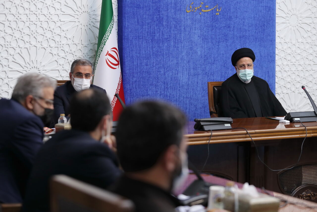 President Raisi orders cabinet to join forces to decrease inflation ...