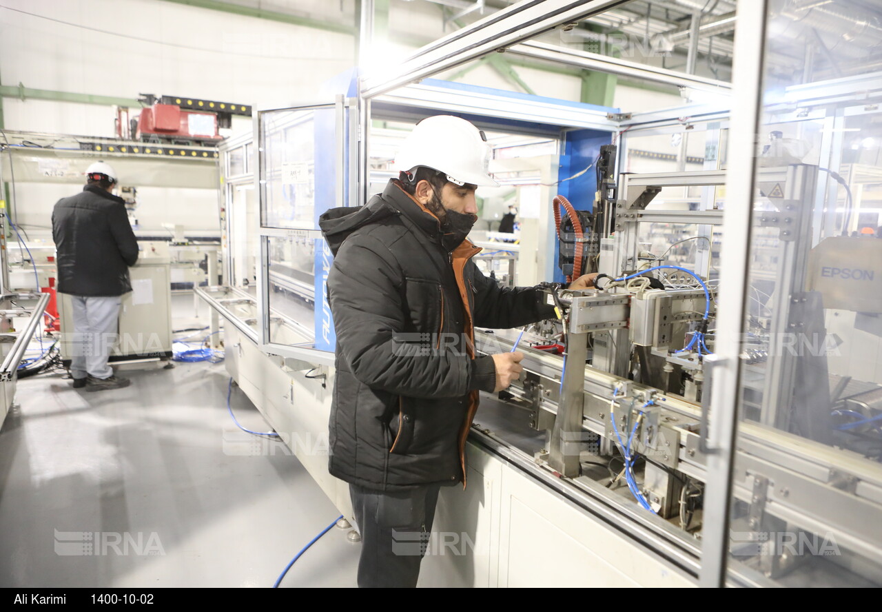 بهره‌ برداری از نخستین خط تولید سلول‌های خورشیدی در خمین