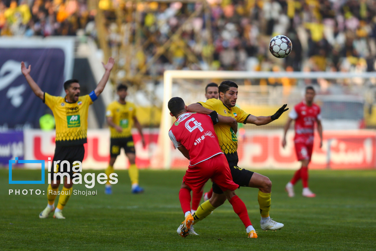 لیگ برتر فوتبال - سپاهان و پرسپولیس