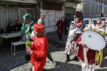 Le rituel du Nowruz Khani annonce l'arrivée du nouvel an persan