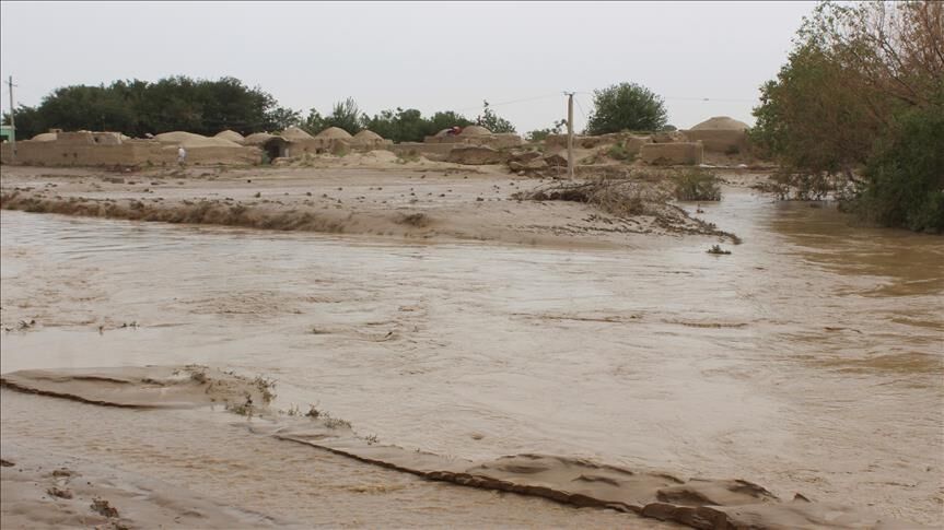 امدادرسانی به 274 حادثه دیده سیل در مناطق مختلف سمنان توسط هلال احمر