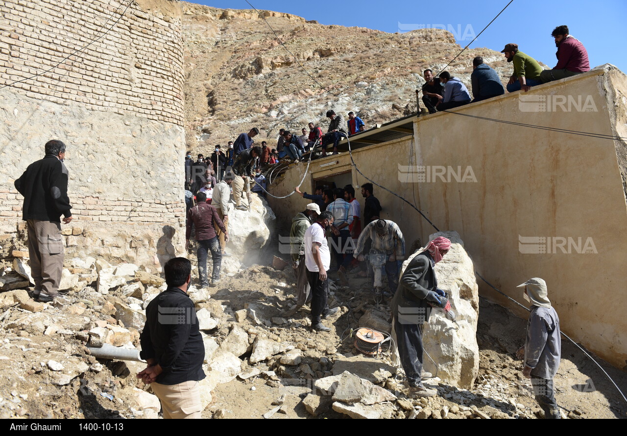 مرگ جوان لاری به علت ریزش کوه ناشی از باران شدید