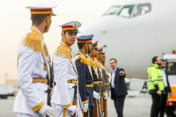 El primer ministro iraquí llega a Teherán