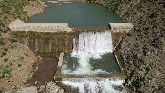 ایجاد بند خاکی، راهکار کنترل خسارت باران و خشکسالی در گلستان