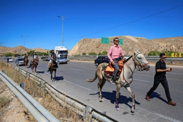 کاروان سوارکاران بجنورد در راه مشهد الرضا (ع)