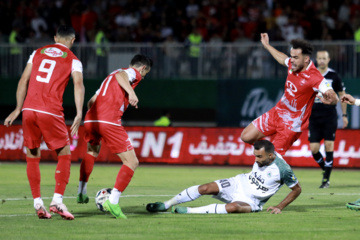 Premier Football League; Persepolis versus Zob Ahan