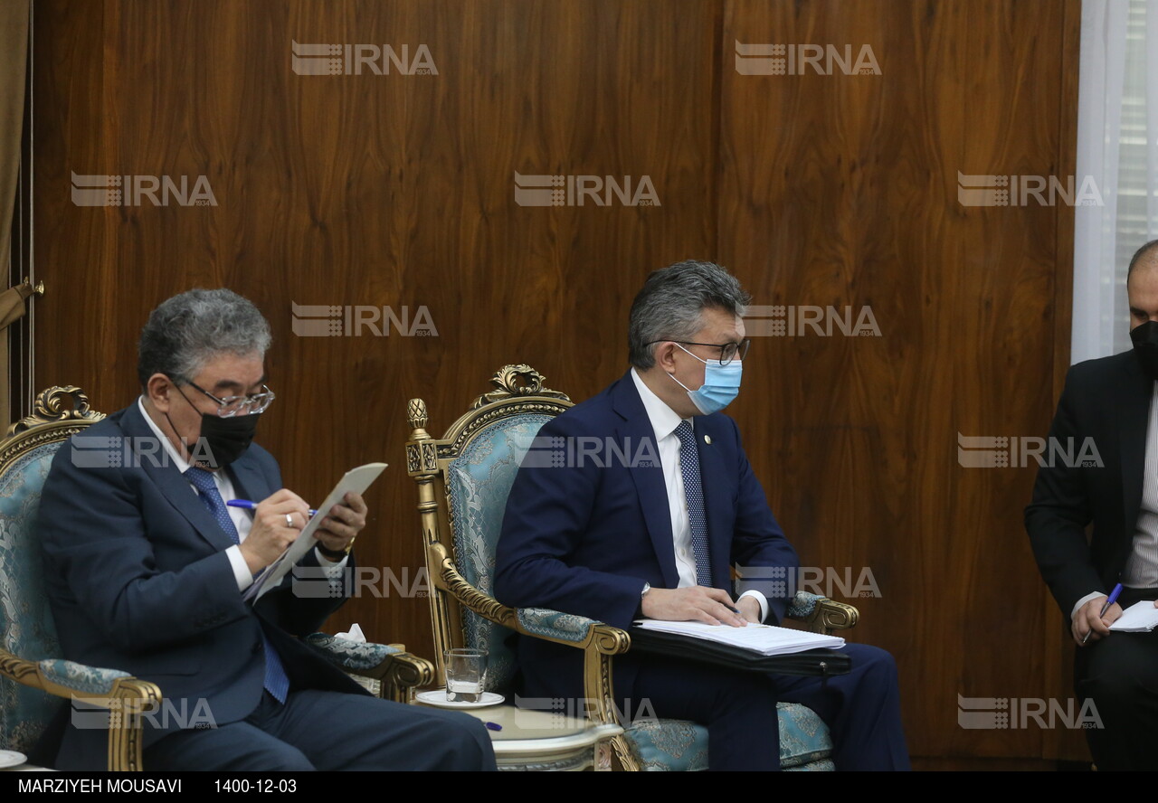 دیدار معاون نخست وزیر قزاقستان با معاون اول رییس جمهور
