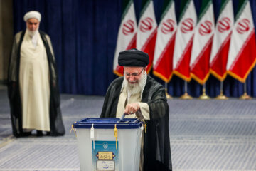 Supreme Leader Casts His Vote in Iran's 14th Presidential Election