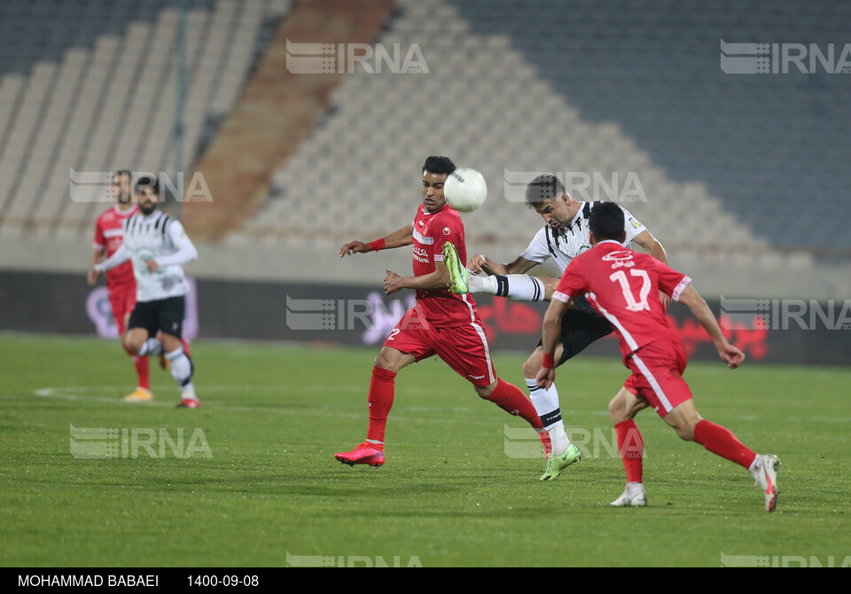 دیدار تیم فوتبال پرسپولیس و نفت مسجدسلیمان