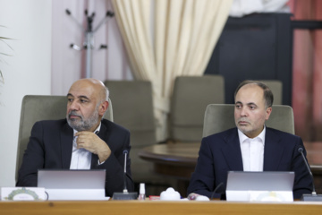 Iran’s new cabinet holds first session