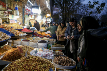 خرید شب چله در تهران