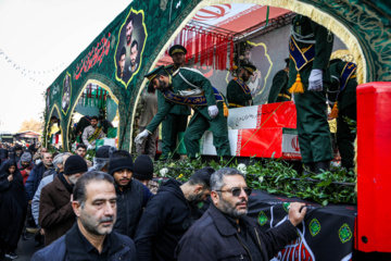 Funeral por mártires desconocidos en Teherán