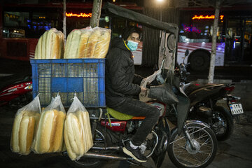 «قادر» توزیع کننده نان باگت برای اغذیه فروشی ها است
