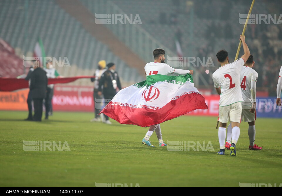 شادی در ورزشگاه آزادی پس از صعود به جام جهانی ۲۰۲۲ قطر