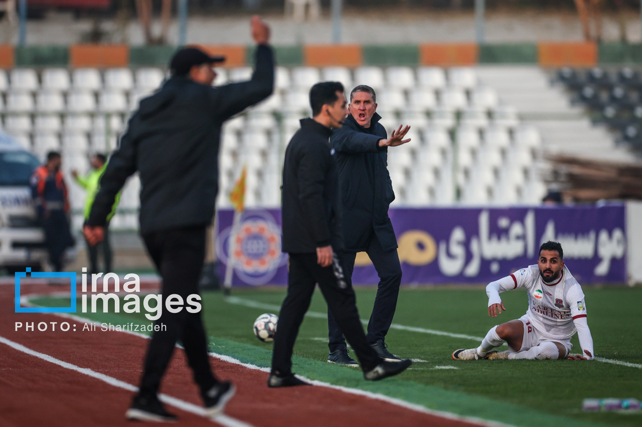 لیگ برتر فوتبال - پرسپولیس و نساجی