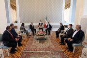 Rezaei, Venezuelan Vice President meet