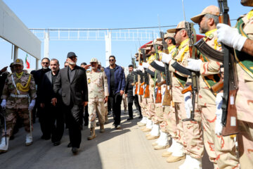 Iran, Iraq interior ministers visit shared border point