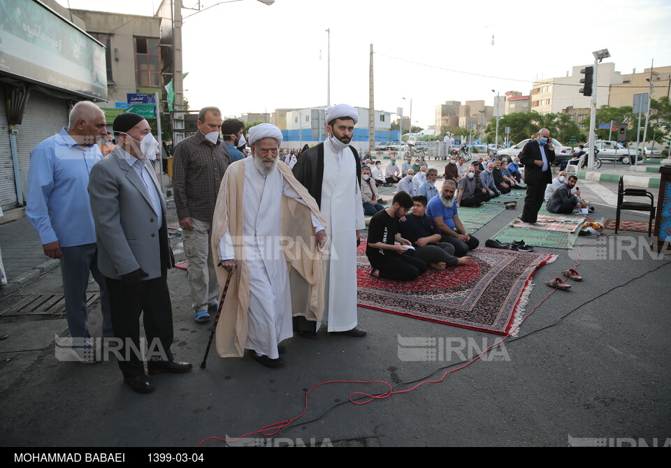 نماز عید فطر در محله امامزاده حسن (ع)