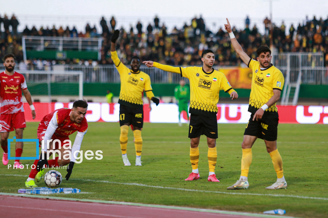 سوپرجام فوتبال - سپاهان و پرسپولیس