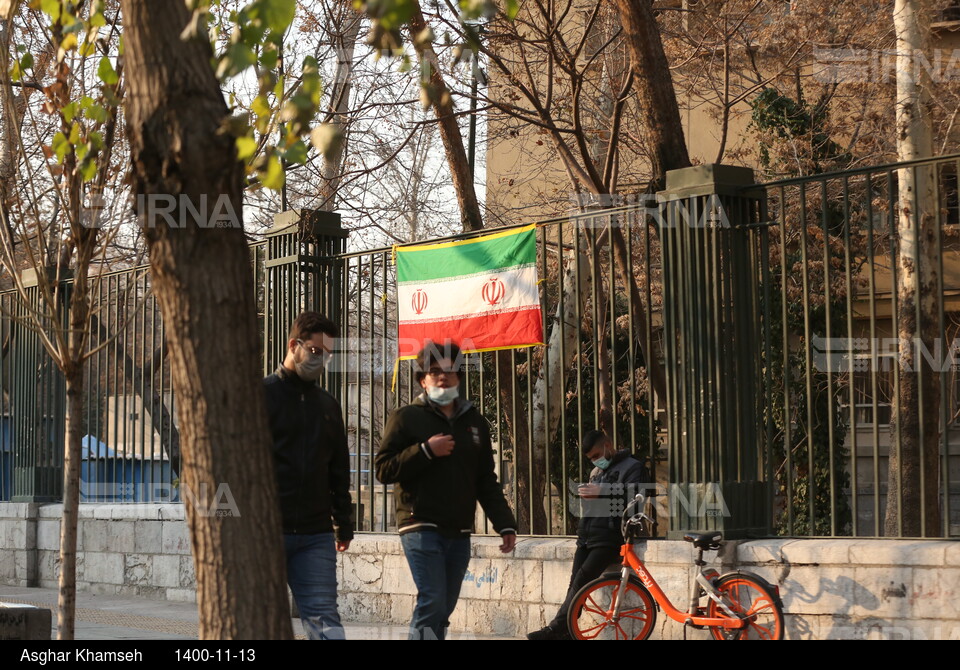 آذین بندی مسیر اصلی راهپیمایی ۲۲ بهمن در تهران