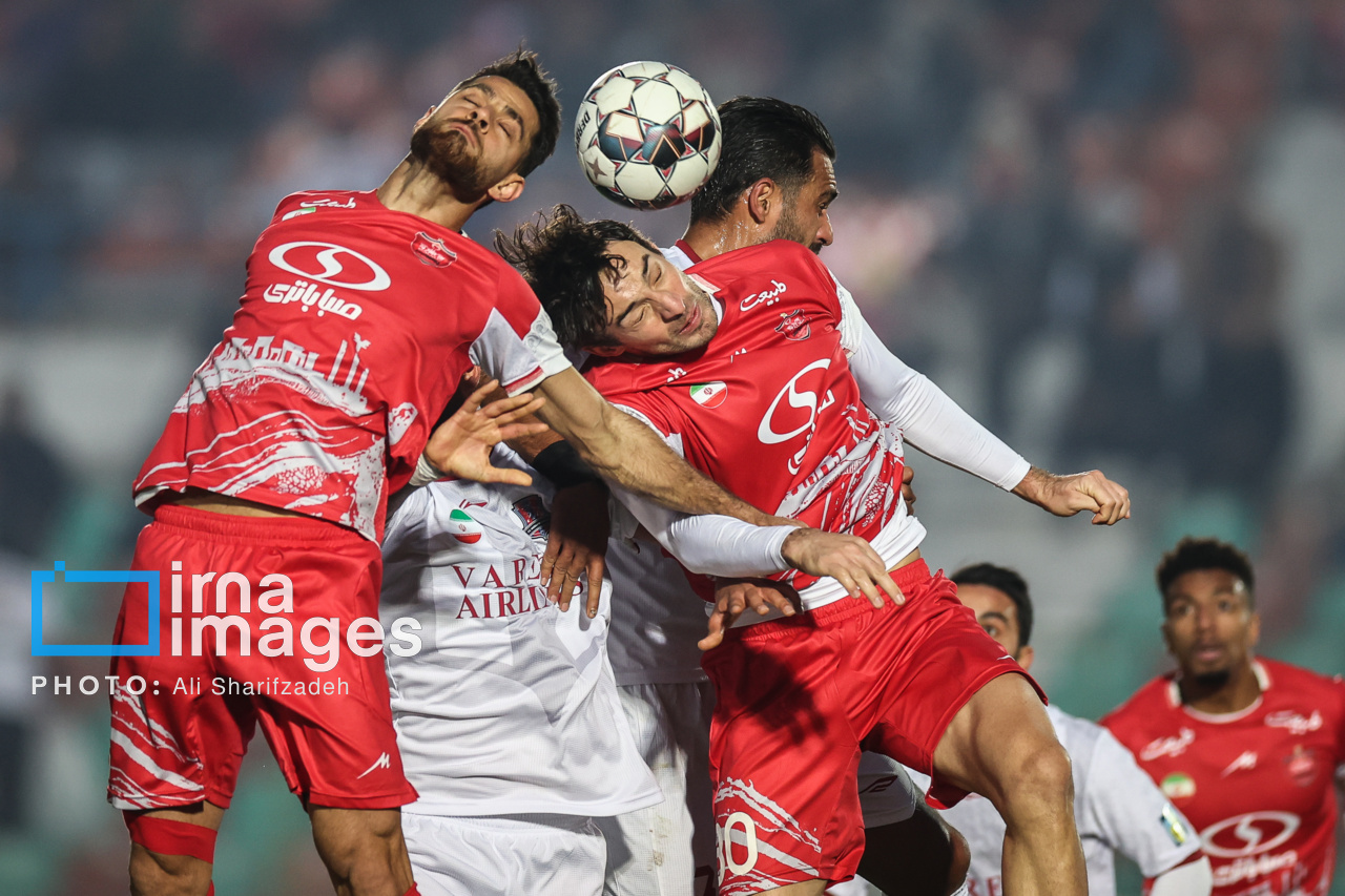 لیگ برتر فوتبال - پرسپولیس و نساجی